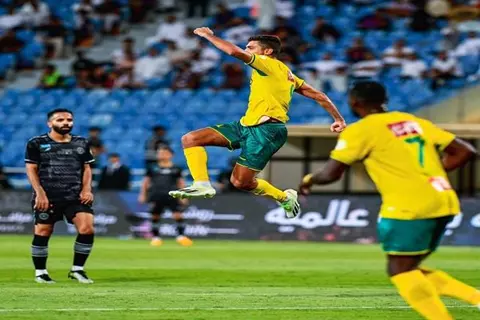 تحدى رونالدو وسجل 9 أهداف.. ماذا قدم محمد شريف قبل العودة للأهلي؟